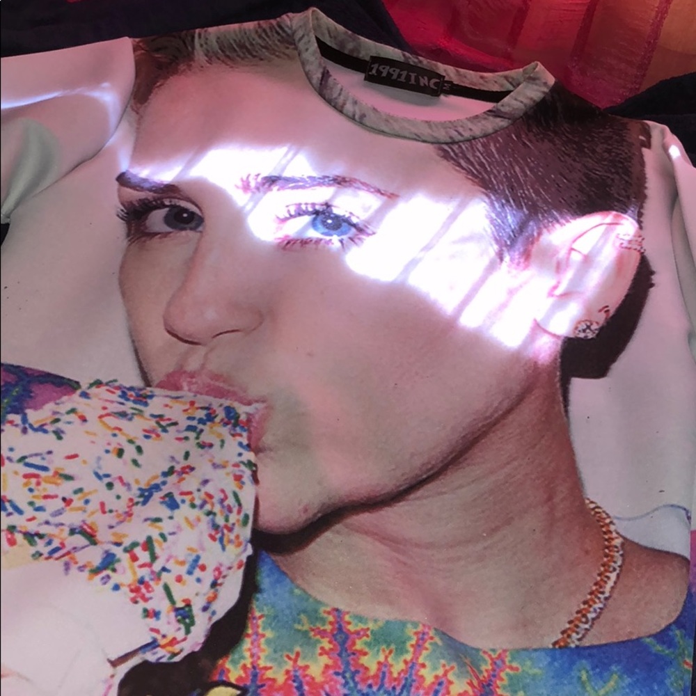 Miley Cyrus print long sleeve!
